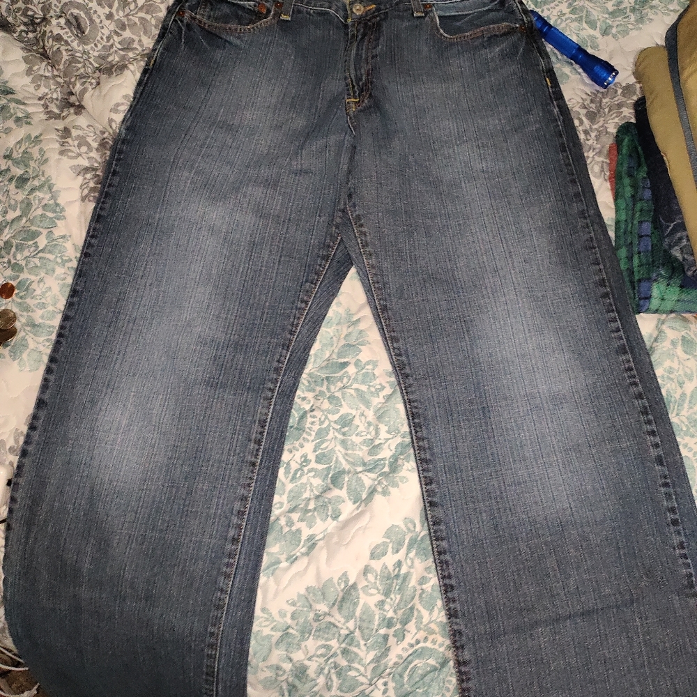 Jeans - Picture 2 of 3